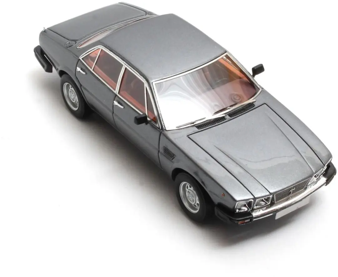 Matrix De Tomaso Deauville Series II 1978-1985 Modelauto 1:43 - Grijs Metallic