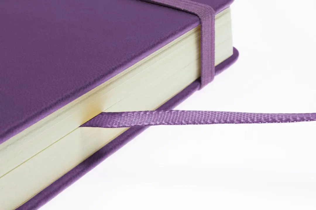 Kangaro K-861332 Schetsboek A4 Purple Heart - met elastiek en lint