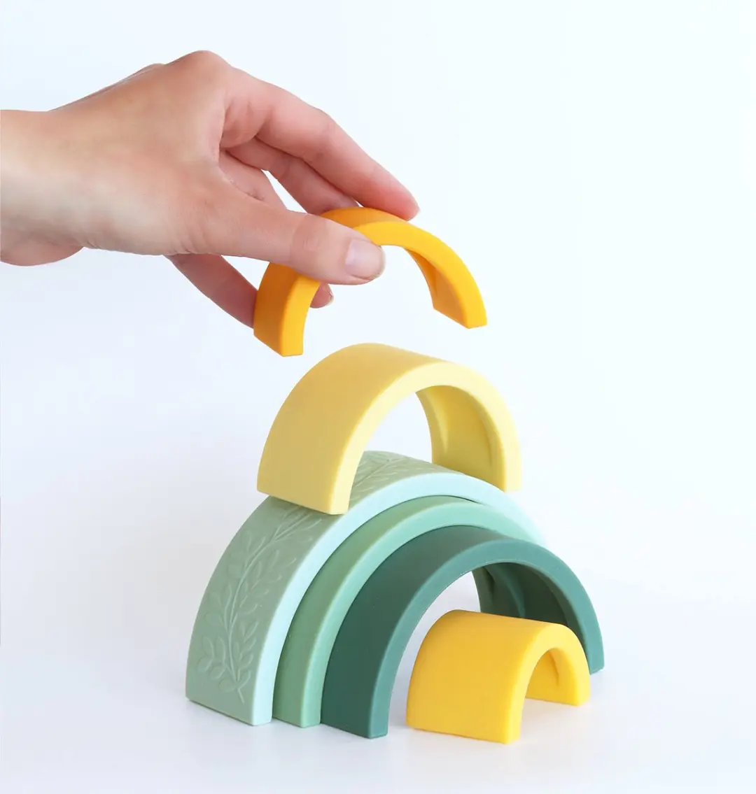 A Little Lovely Company Siliconen Regenboog Stapelspeelgoed - 6 Stuks - Sage