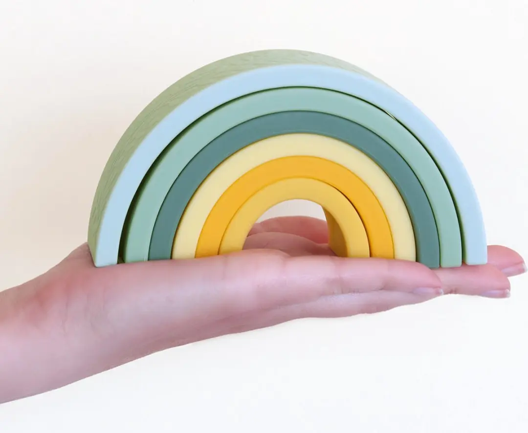 A Little Lovely Company Siliconen Regenboog Stapelspeelgoed - 6 Stuks - Sage