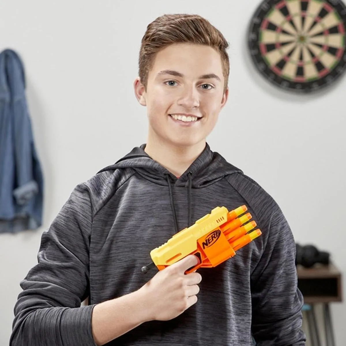 Nerf Alpha Strike Fang GQ-4 Blaster - Oranje/Gele kleur