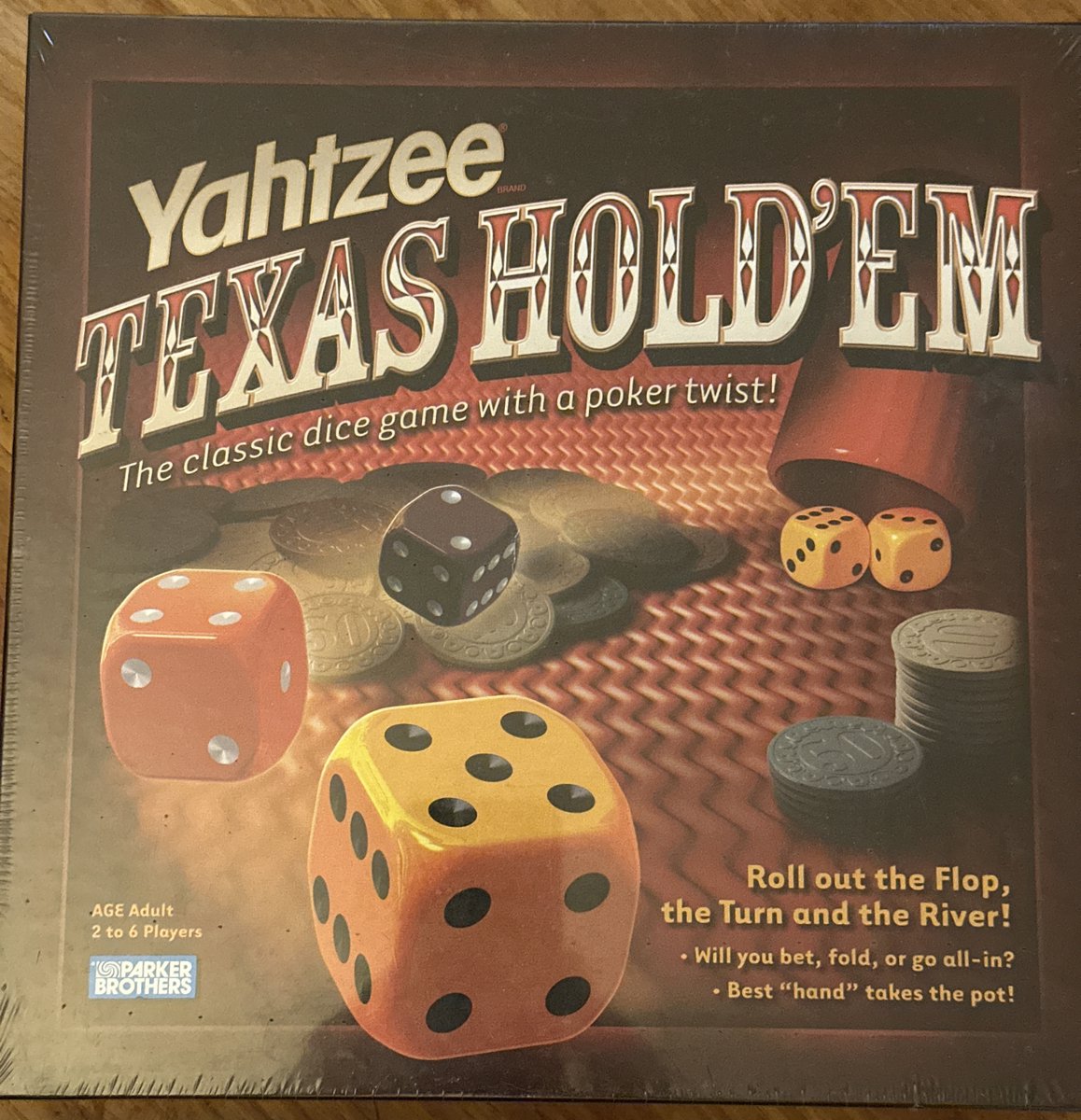 Hasbro - Yahtzee Texas Hold'em – The classic dice game with a poker twist!