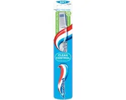 Aquafresh Clean Control Soft Tandenborstel - 7 Stuks - Lichtblauw