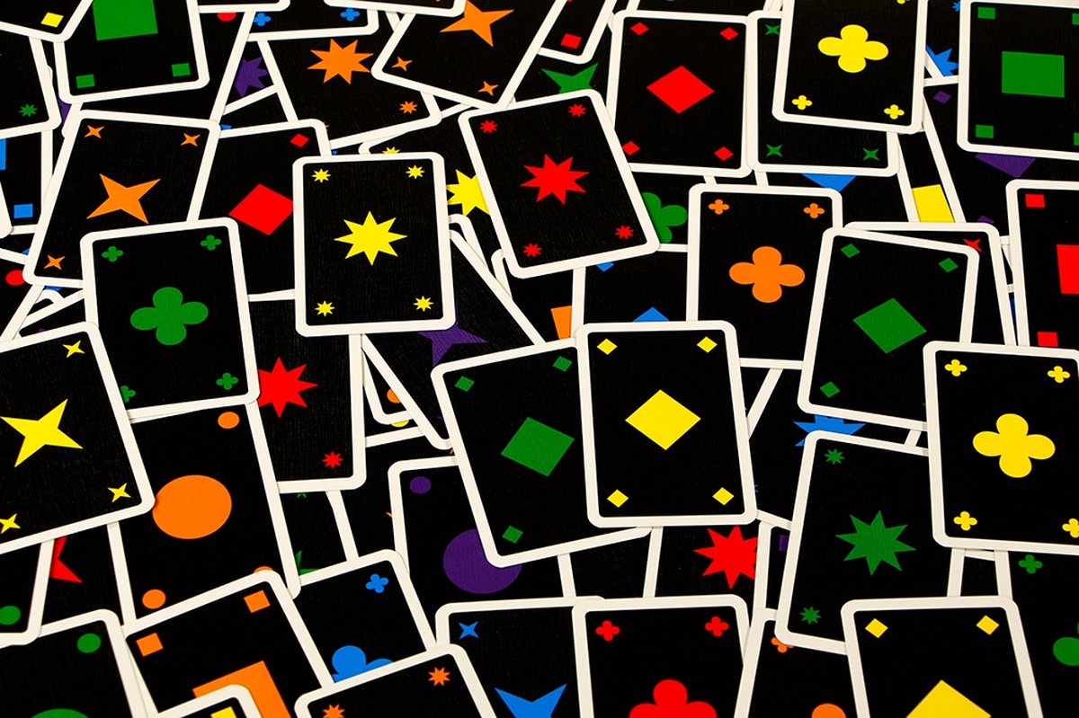 999 Games - Qwirkle Cards - Kaartspel - spelregels in NL en FR