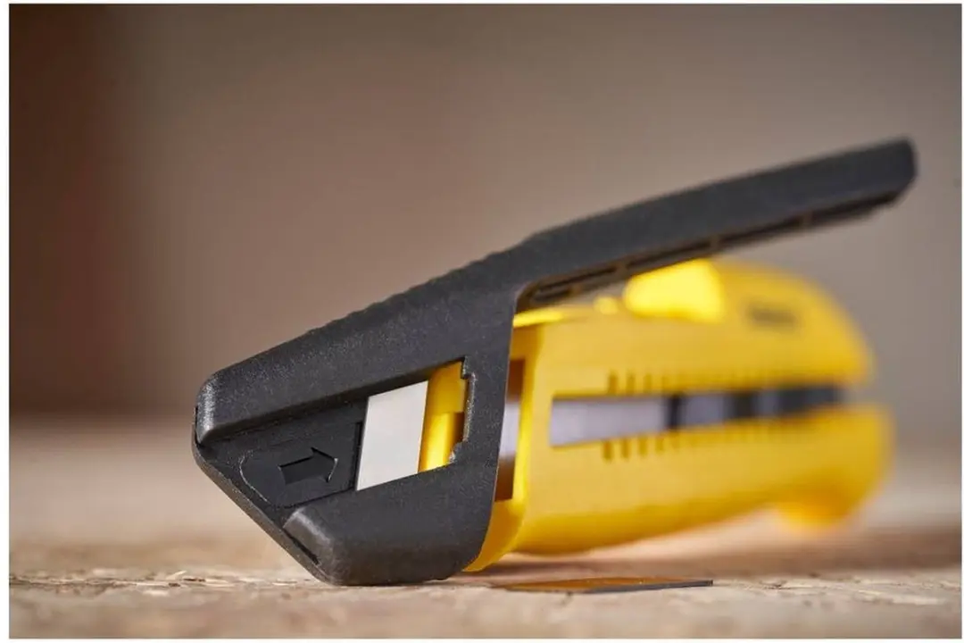 Stanley Quick Snap Mes 18mm - Ergonomisch Handvat