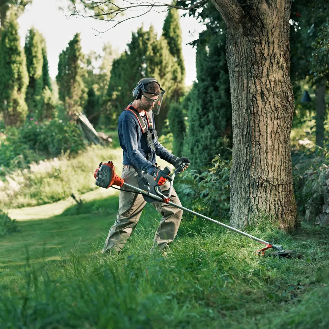 Husqvarna 129R Benzine Bosmaaier 27,6cc - 43cm Snijbreedte