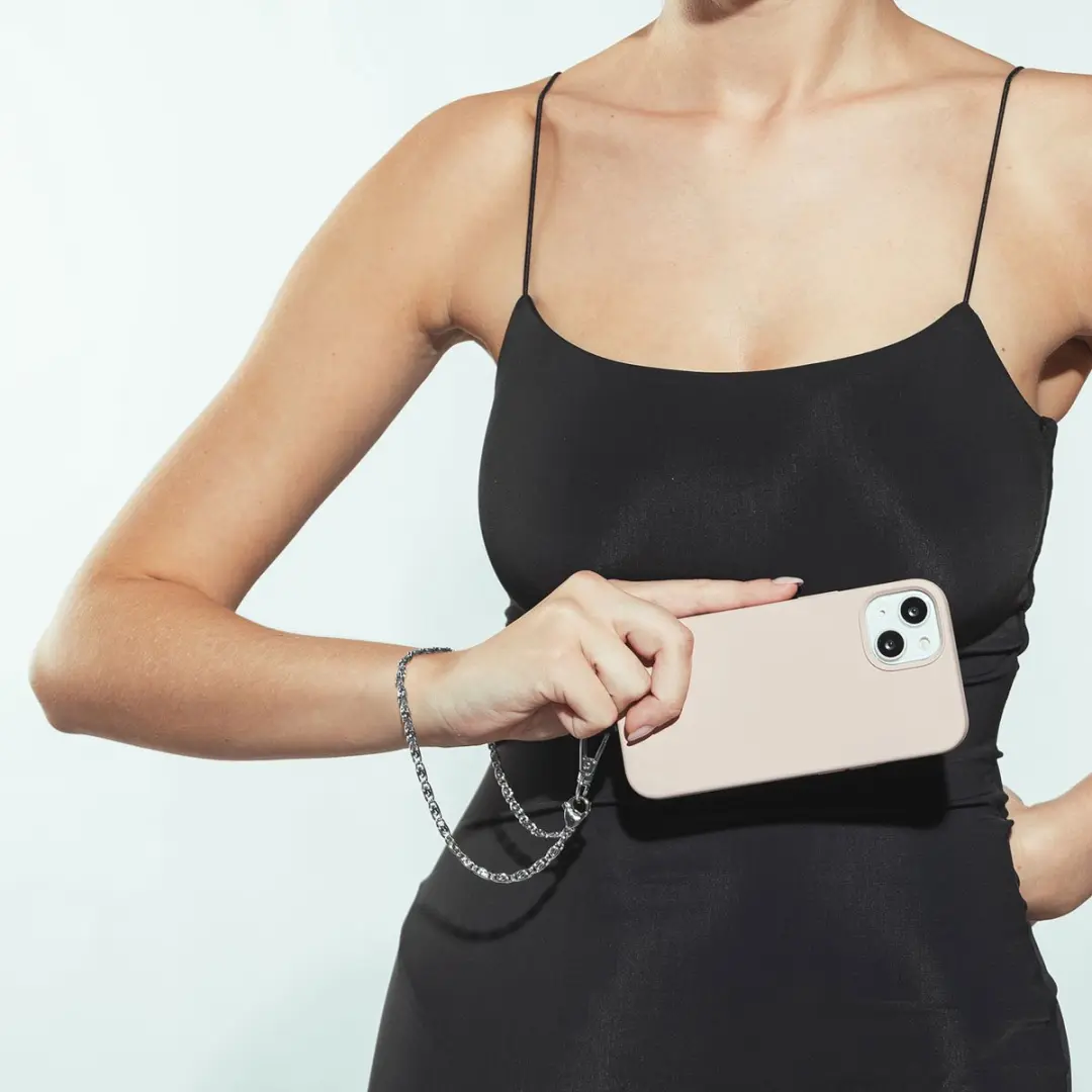 Selencia Transparant Hoesje iPhone 16 - Zilver