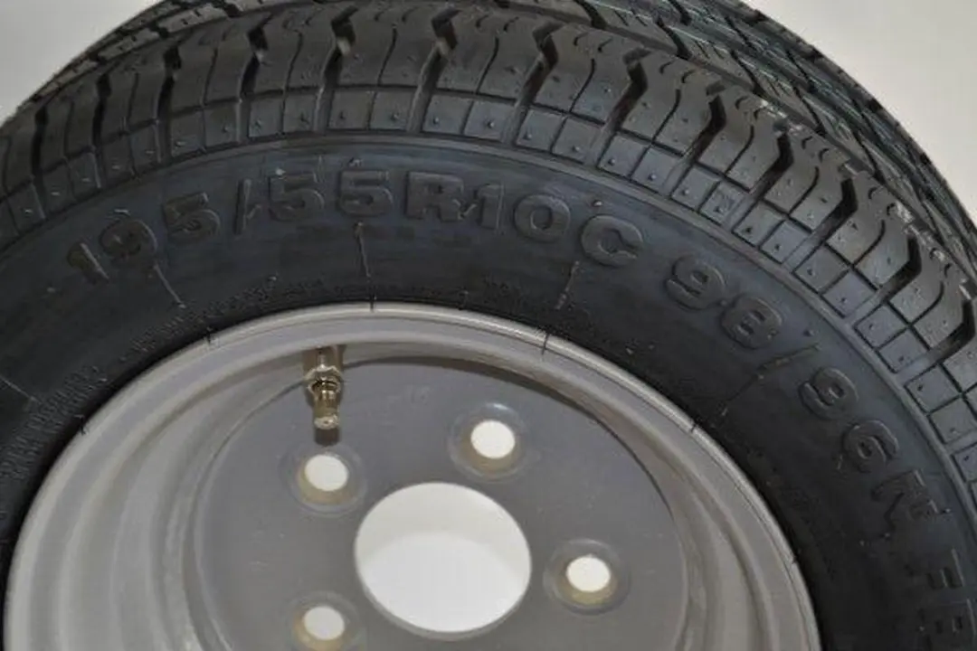 Kenda Aanhangwagenband 195/55R10C 98N - Zilver/Zwart