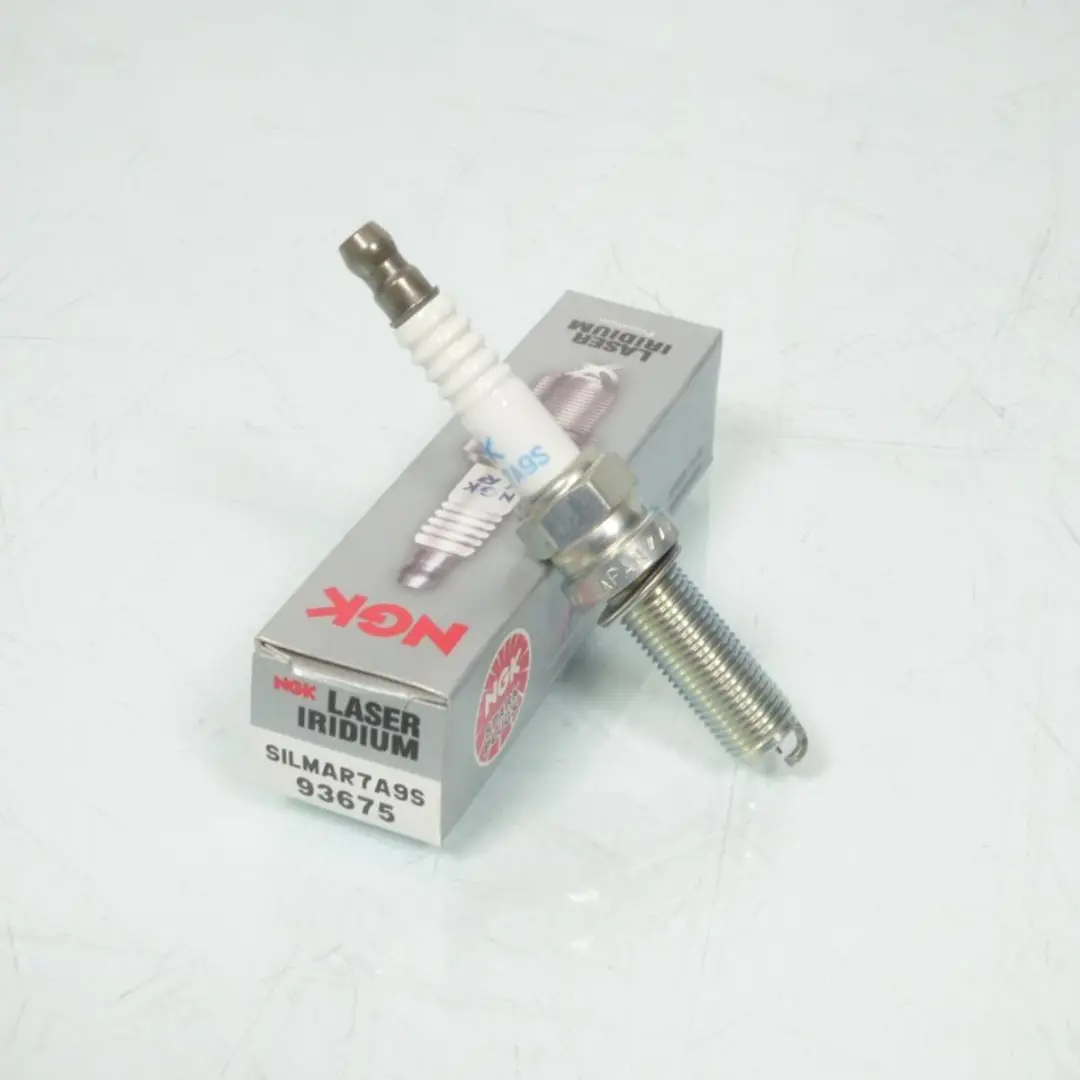 NGK Bougie SILMAR7A9S - Honda - Wit