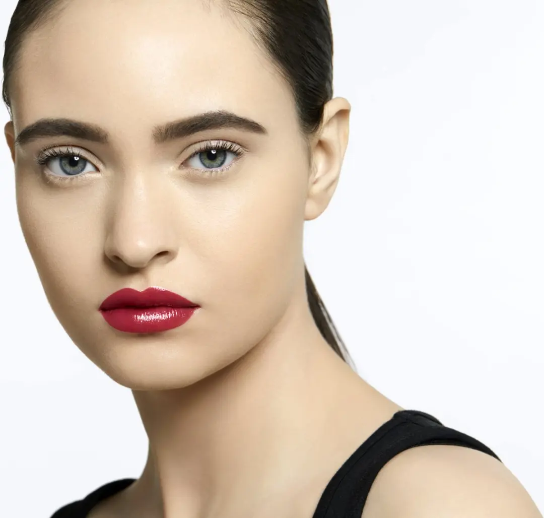 Yves Saint Laurent Rouge Volupté Shine Oil-In-Stick Lippenstift 84 Red Cassandre - 3,2 g