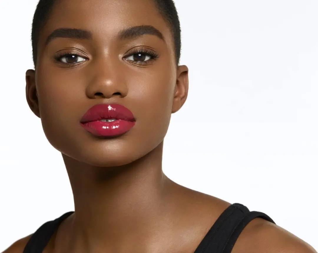 Yves Saint Laurent Rouge Volupté Shine Oil-In-Stick Lippenstift 84 Red Cassandre - 3,2 g