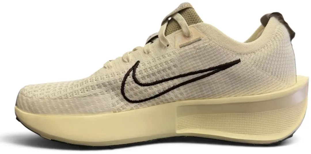 Nike Interact Run W - Wit/Lichtbruin - Maat 40.5