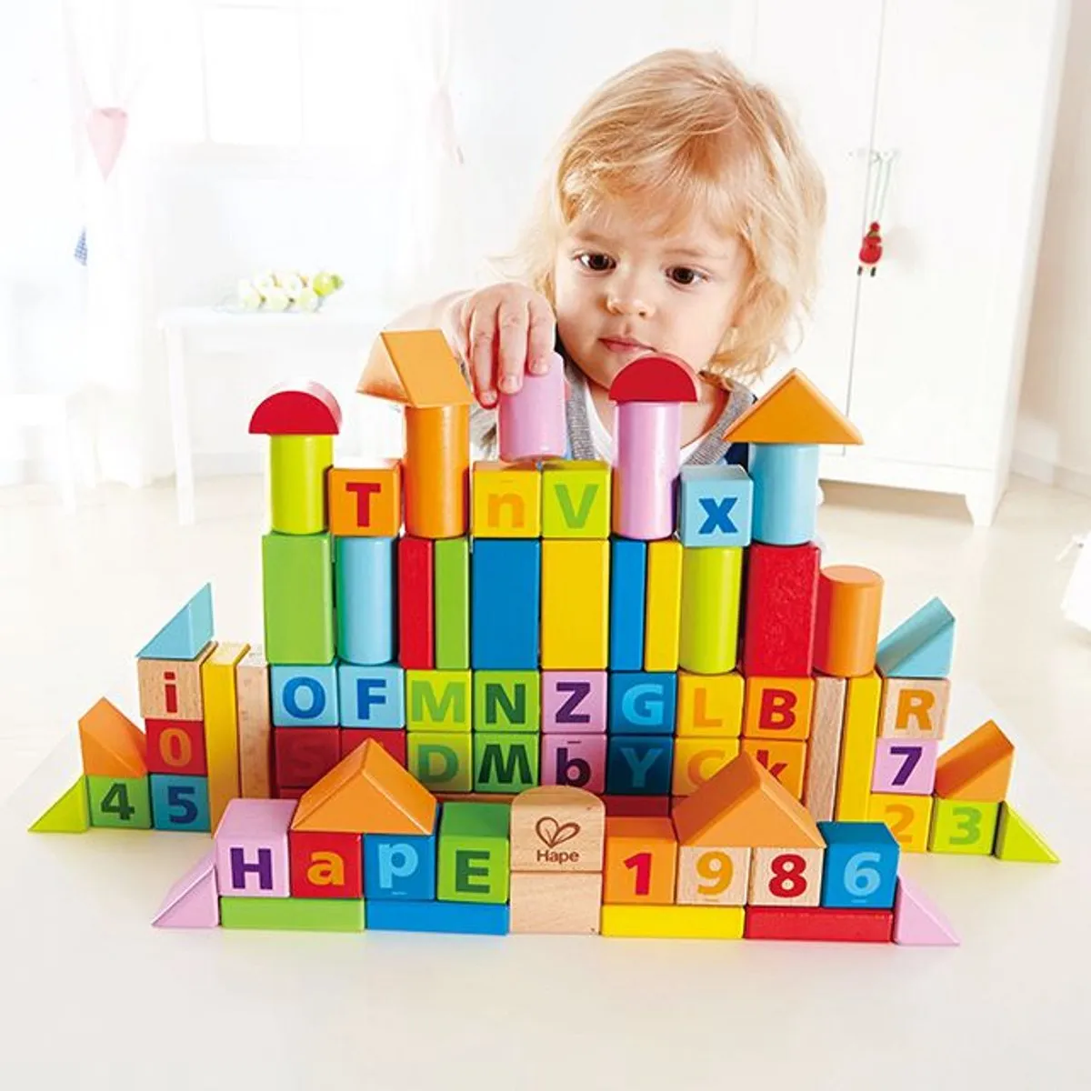 Hape Houten Blokken Cijfers & Letters 81-delig - Multicolor