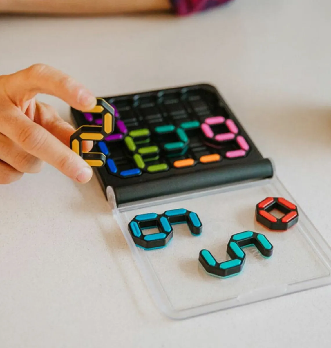 SmartGames IQ Digits SG 301 Denkpuzzel - 120 Uitdagingen