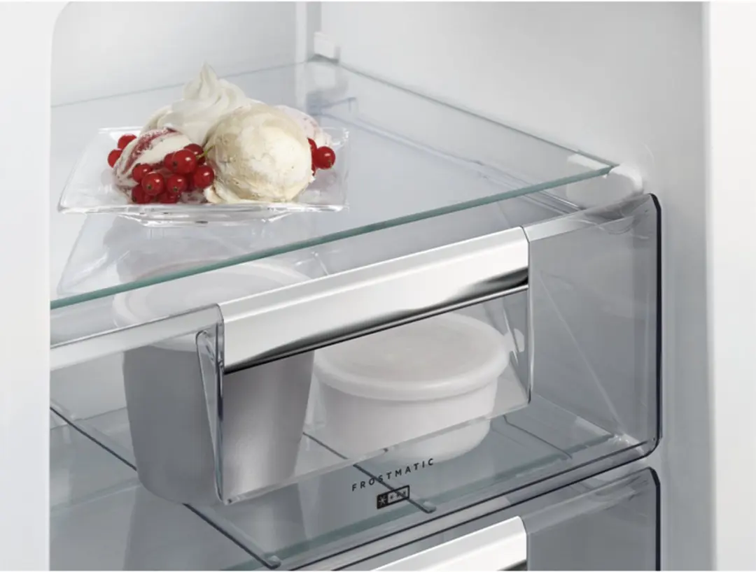 AEG SCE818E6TS Koel-vriescombinatie Inbouw - 254L Wit