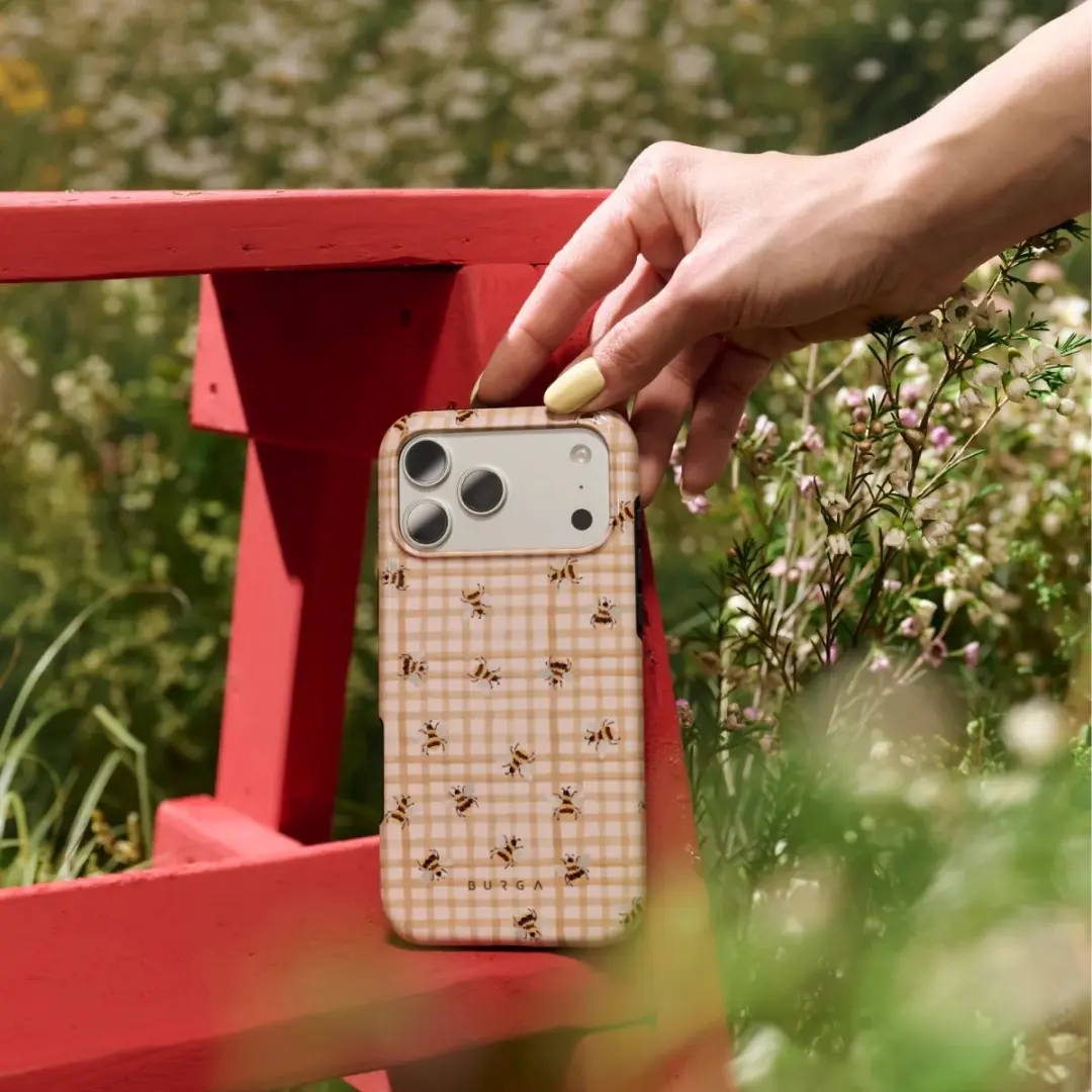 Burga Tough Backcover iPhone 13 - Honeycomb - Geel
