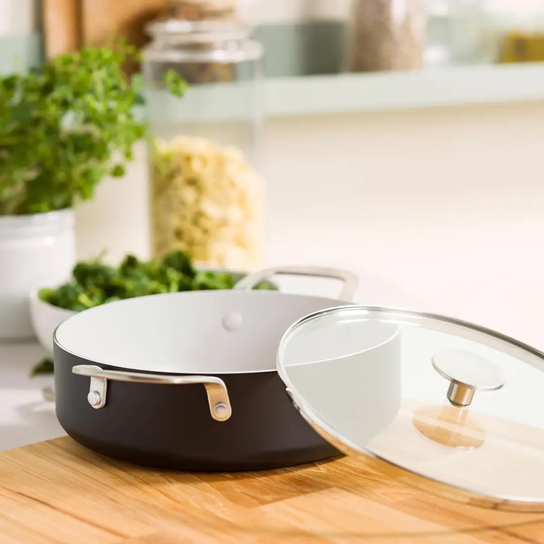 KitchenAid Open Hapjespan 24cm - Zwart