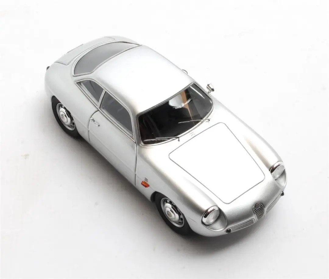 Matrix Alfa Romeo Giulietta SZ 1961 Modelauto 1:43 - Zilver