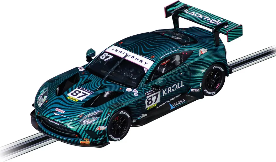 Carrera Digital 132 Aston Martin Vantage AMR GT3 Evo Blackthorn AMR No.87