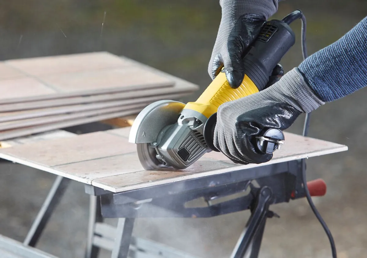 Stanley FatMax 850W Haakse Slijper 125mm FMEG220K - met Koffer