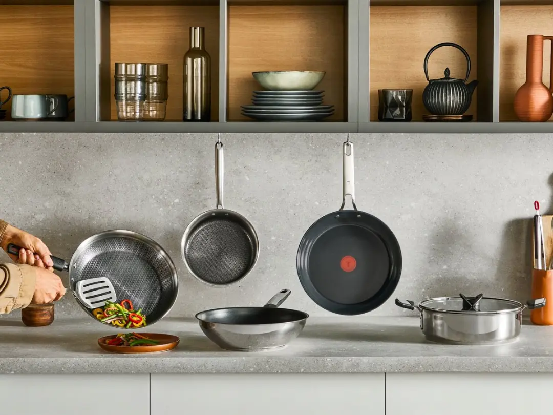 Tefal Emotion+ E3270644 Koekenpan 28cm - Zwart