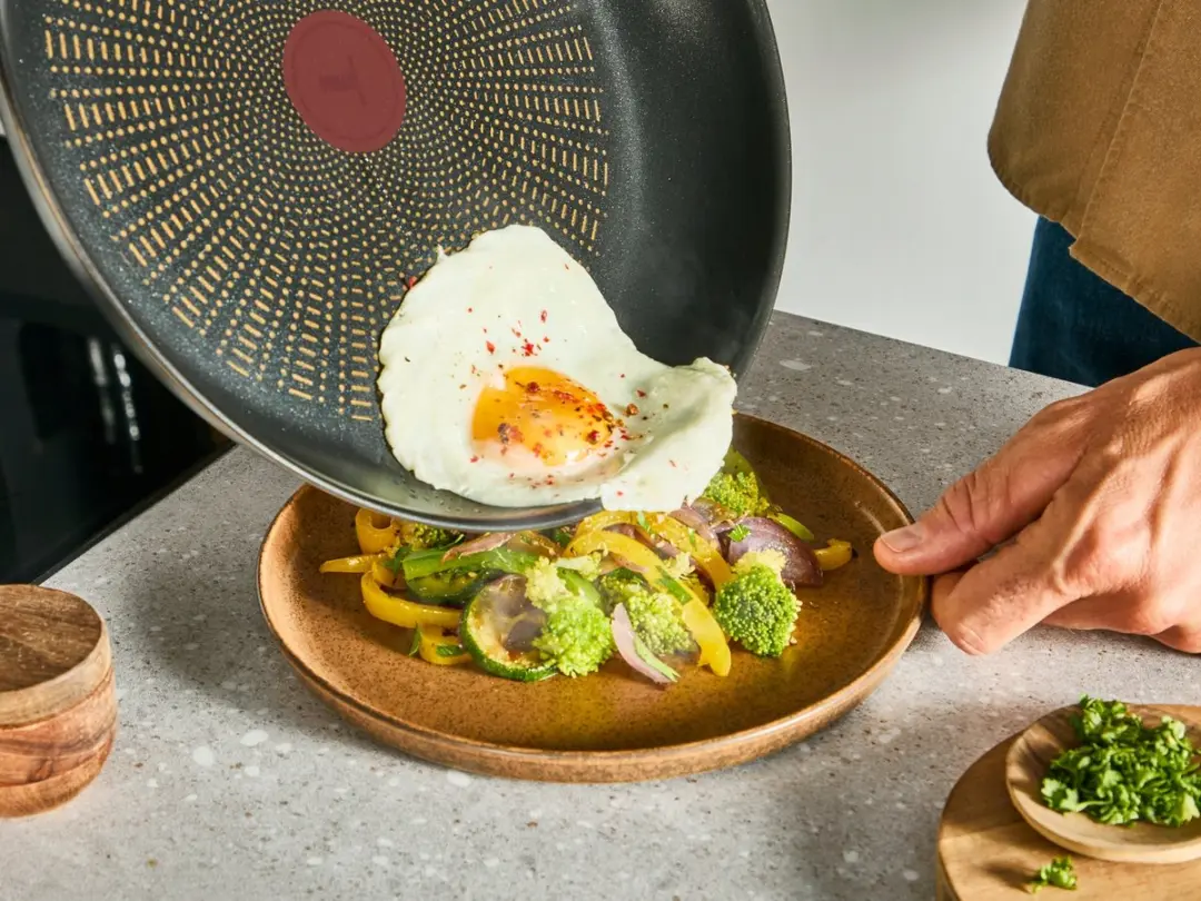 Tefal Emotion+ E3270744 Koekenpan 30cm - Zwart