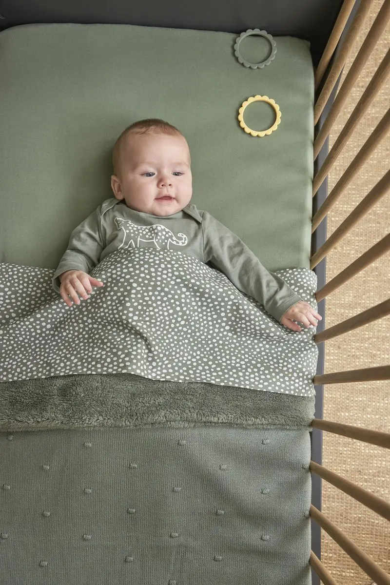 Meyco Baby Mini Knots Ledikantdeken 100x150cm - 2.0 TOG Forest Green - afbeelding 6 van 6