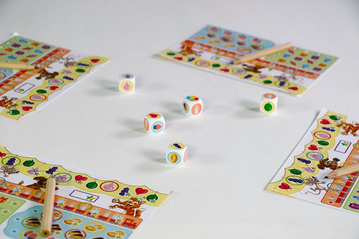 999 Games - Clever - Junior - Dobbelspel - Vanaf 5 jaar - Kinderspel - Gezelschapsspel - Educatief spel - Klein cadeautje