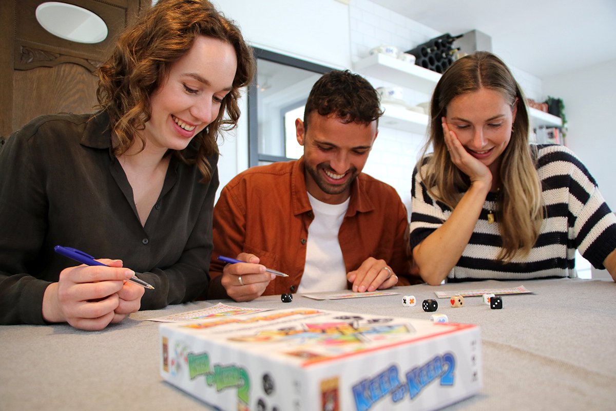 999 Games - Keer op Keer 2 - Dobbelspel - Met nieuwe dobbelstenen en mogelijkheden - Gezelschapsspel - Familiespel - Klein cadeautje