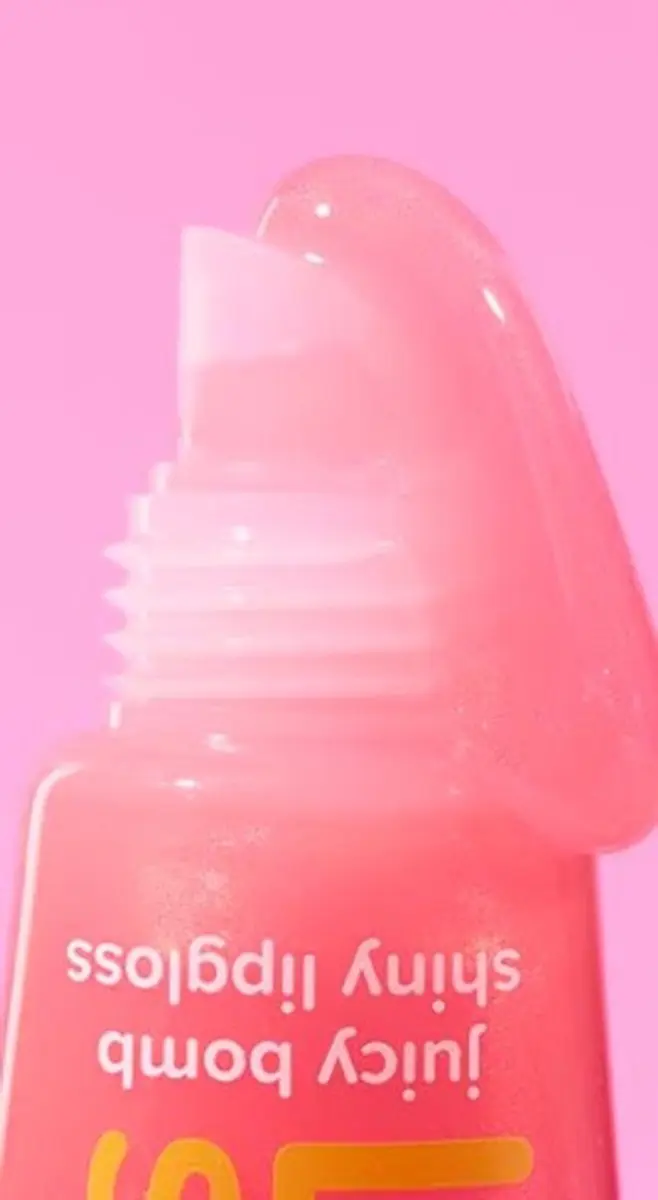 Essence Say It With Juicy Big Hug Jumbo Lipgloss Poppin Pomegranate - 30ml