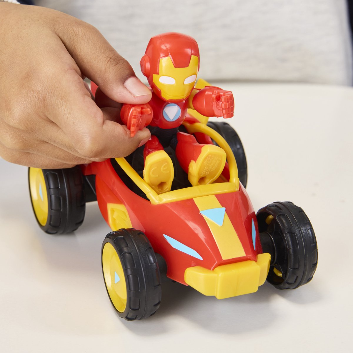 Marvel Iron Man and His Awesome Friends Iron Racer, actiefiguur en speelgoedvoertuig