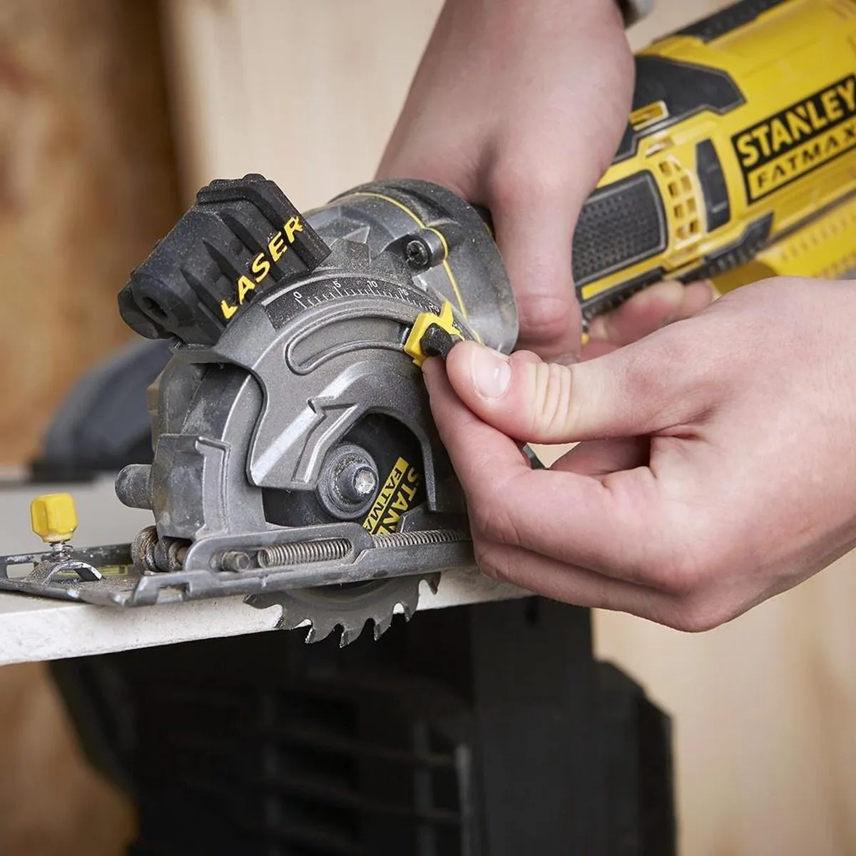 Stanley FatMax 650W Multimateriaalzaag 89mm FME380K-QS