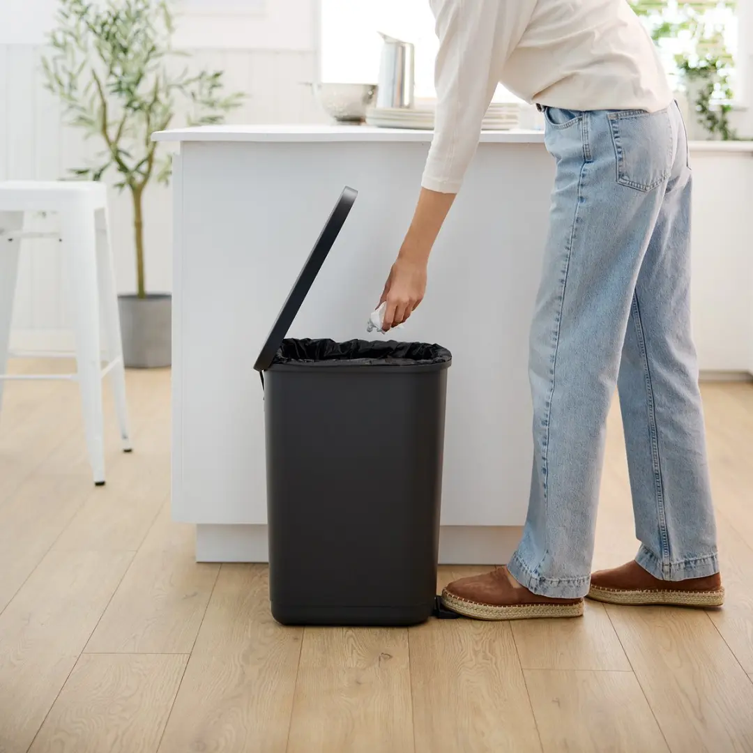Rotho Orbe Pedaalemmer 40L - Zwart