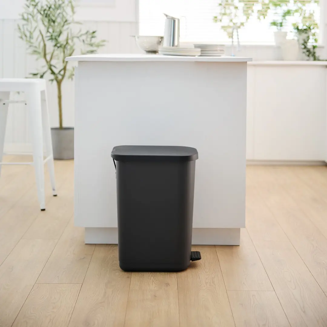 Rotho Orbe Pedaalemmer 40L - Zwart