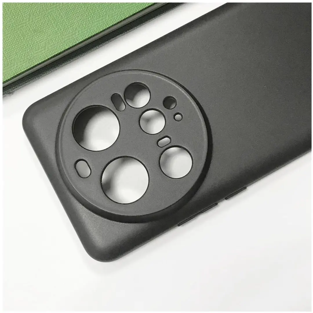Selected by GSMpunt Xiaomi 15 Ultra Hoesje - Zwart Dun TPU