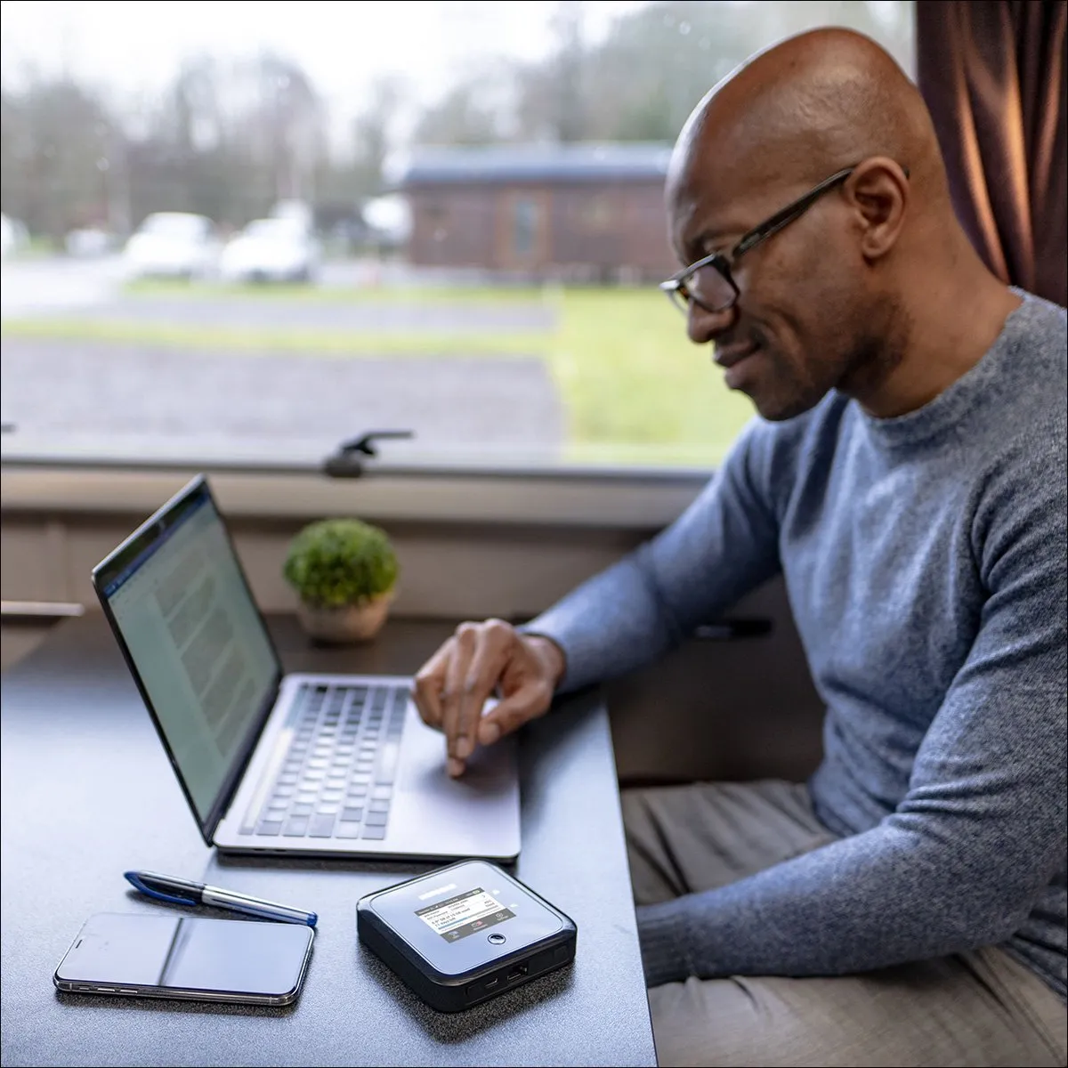 NETGEAR Nighthawk M5 MR5200 - MiFi Router - 1800 Mbps - Geschikt voor WiFi 6