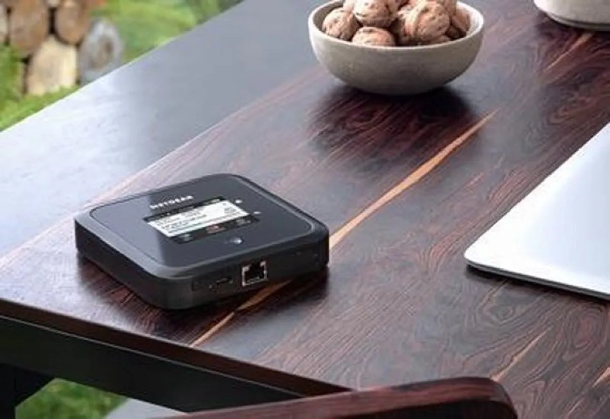 NETGEAR Nighthawk M5 MR5200 - MiFi Router - 1800 Mbps - Geschikt voor WiFi 6