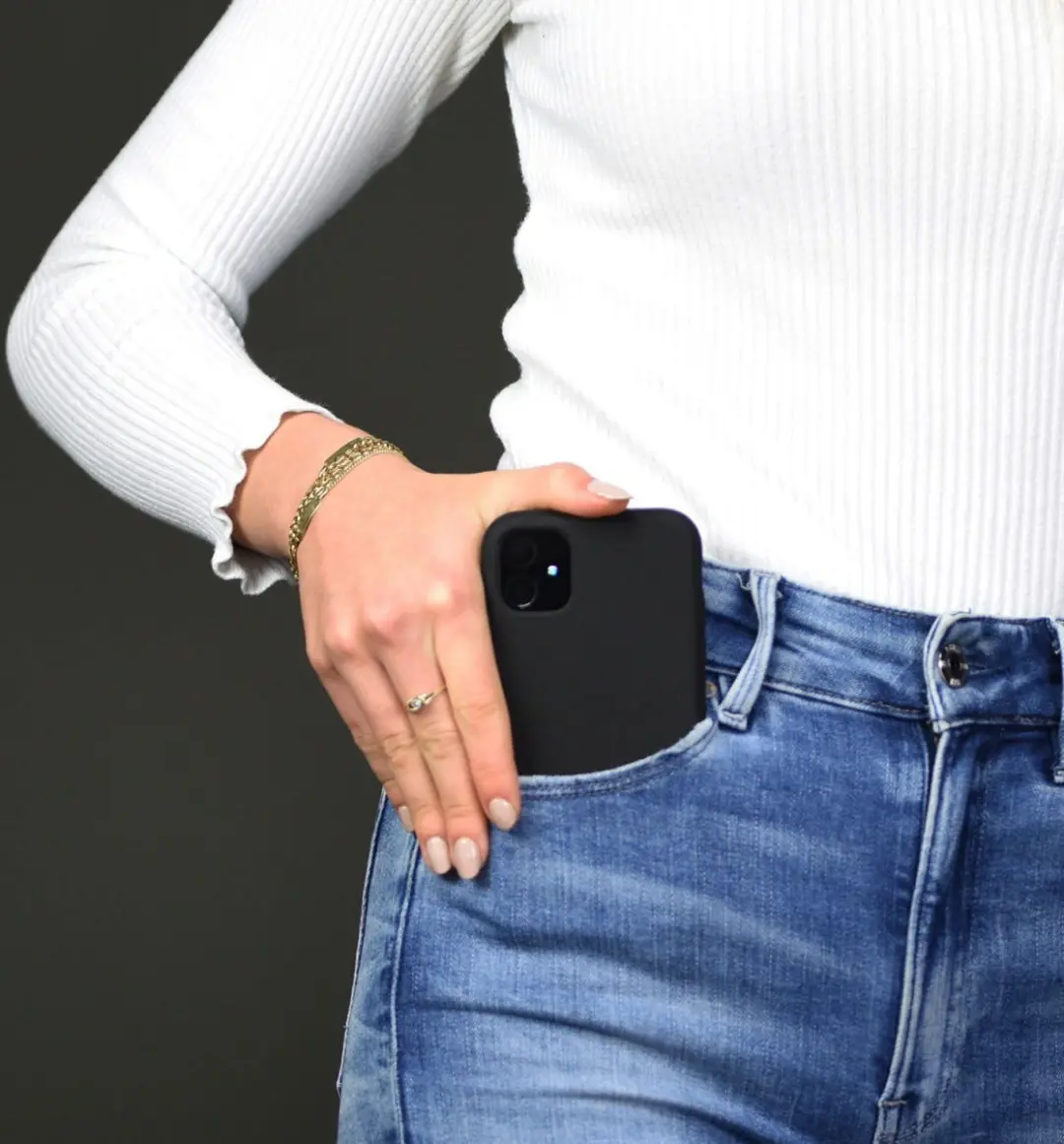 Selected Siliconen Hoesje Samsung Galaxy S22 Plus - Zwart