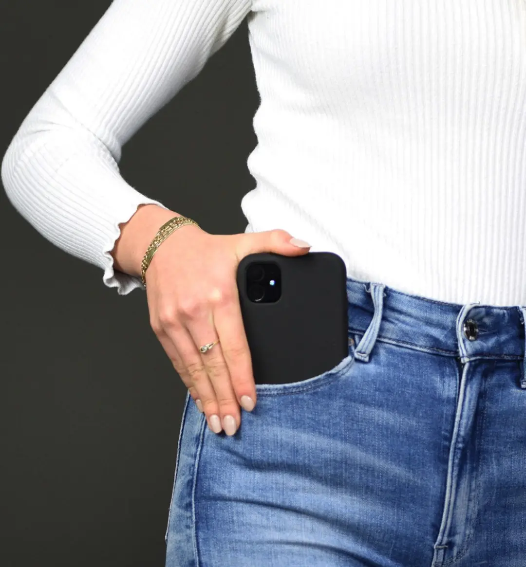 Selected Siliconen Hoesje Samsung Galaxy S22 - Zwart