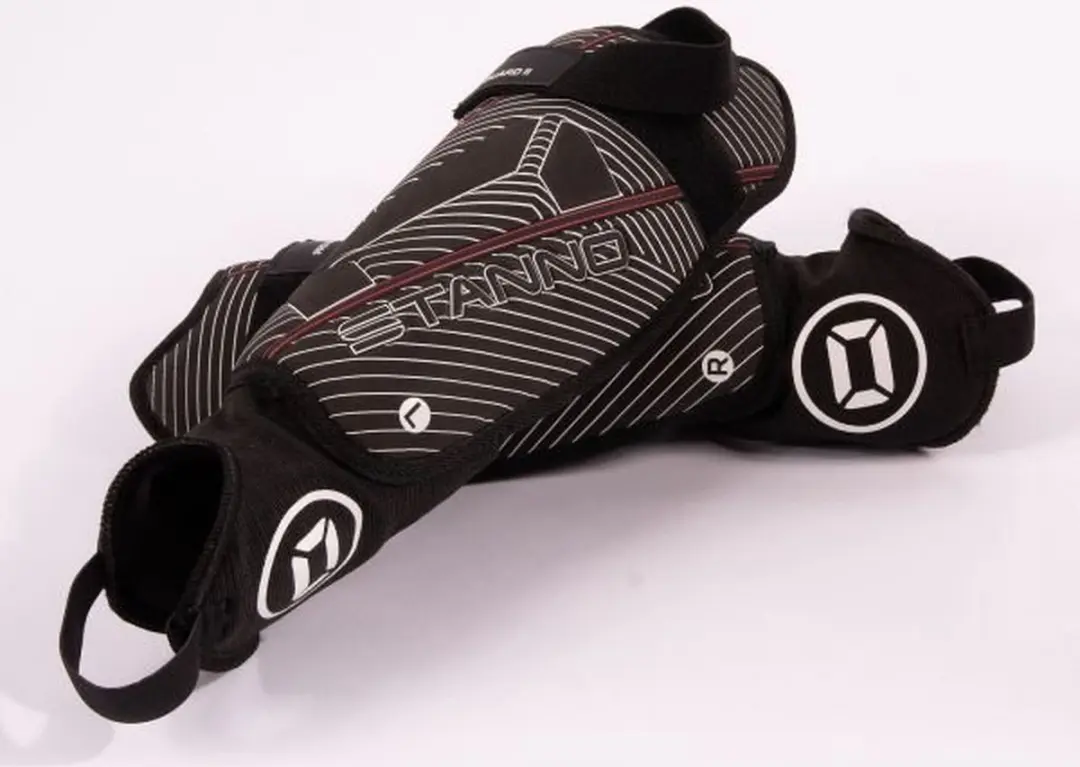 Stanno Pro Guard II Scheenbeschermers M - Zwart/Wit/Rood