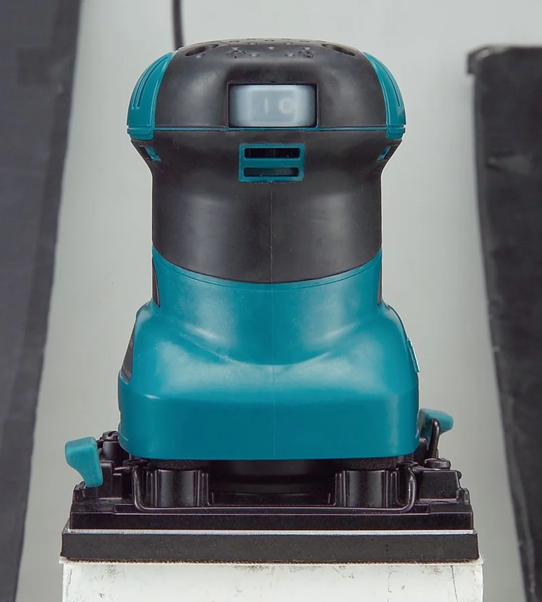 Makita BO4555K Vlakschuurmachine 200W - afbeelding 6 van 6
