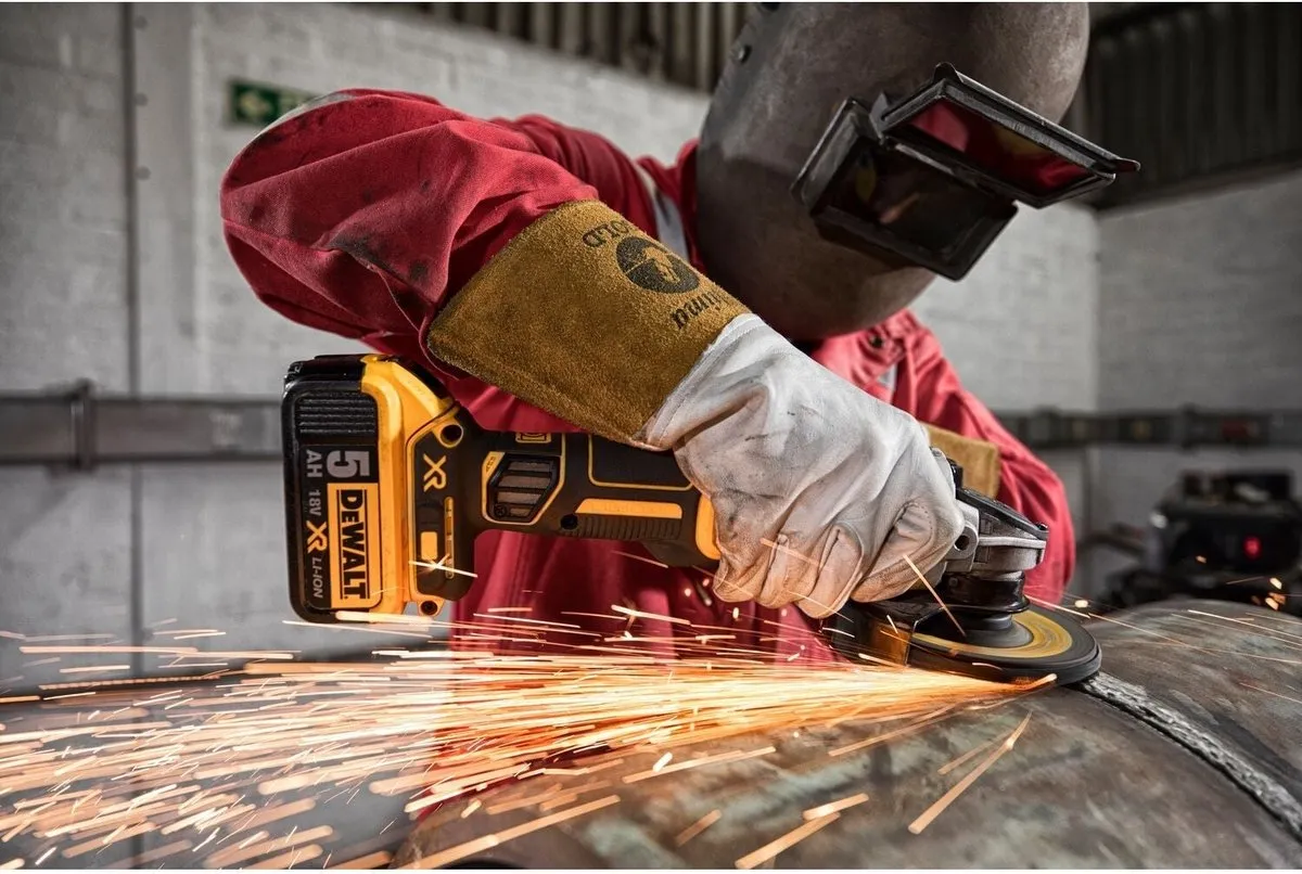 DeWalt DCG405H2T Accu Haakse Slijper 125mm 18V - 2x Accu