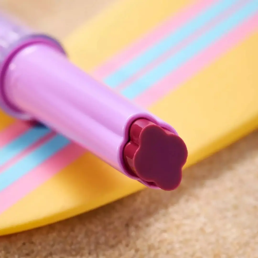 Essence Aloha Babes! Gloss In Stick 1,6g - Sunny Bliss - afbeelding 2 van 3