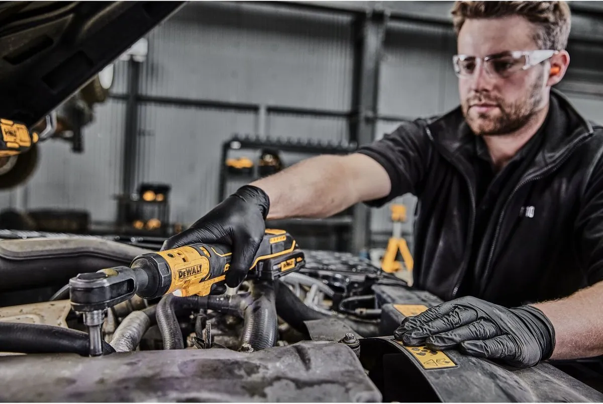 DeWalt DCF513N-XJ Haakse Ratelsleutel 18V XR - 3/8" - Zonder accu