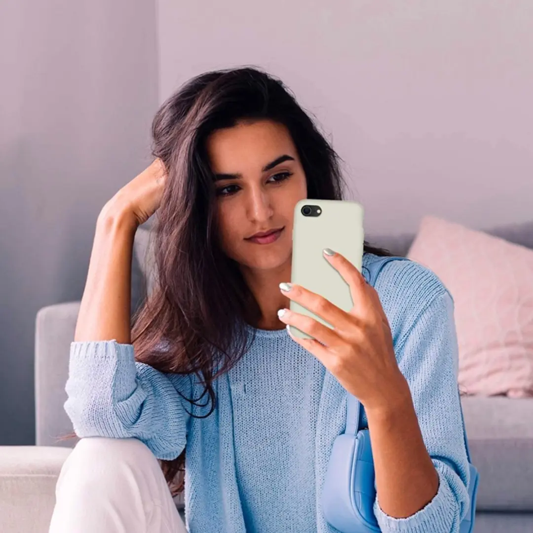 MobiQ Liquid Silicone Hoesje iPhone 8/7/SE - lichtgrijs