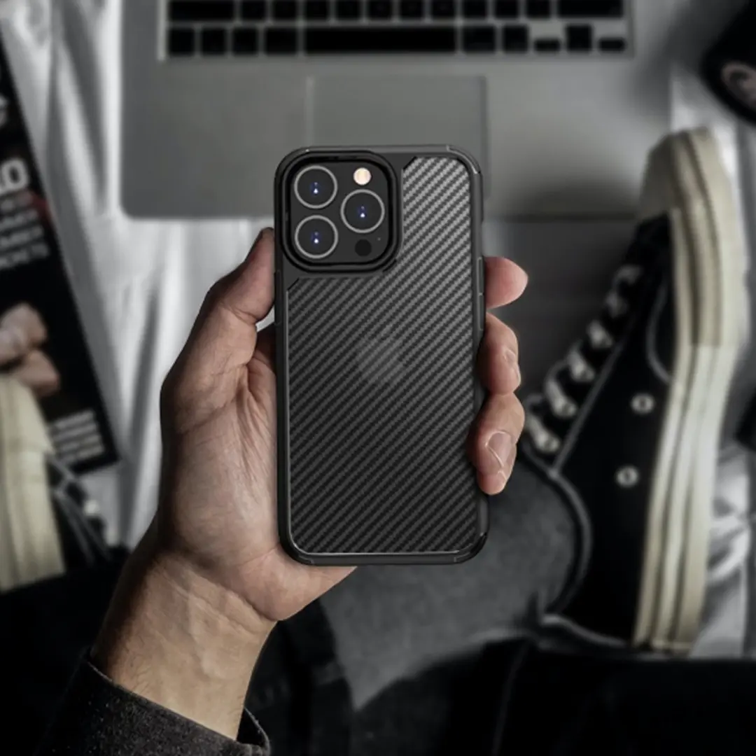MobiQ Tough Carbon Clear Grid Hoesje iPhone 16 Pro - 46-00304 - Zwart