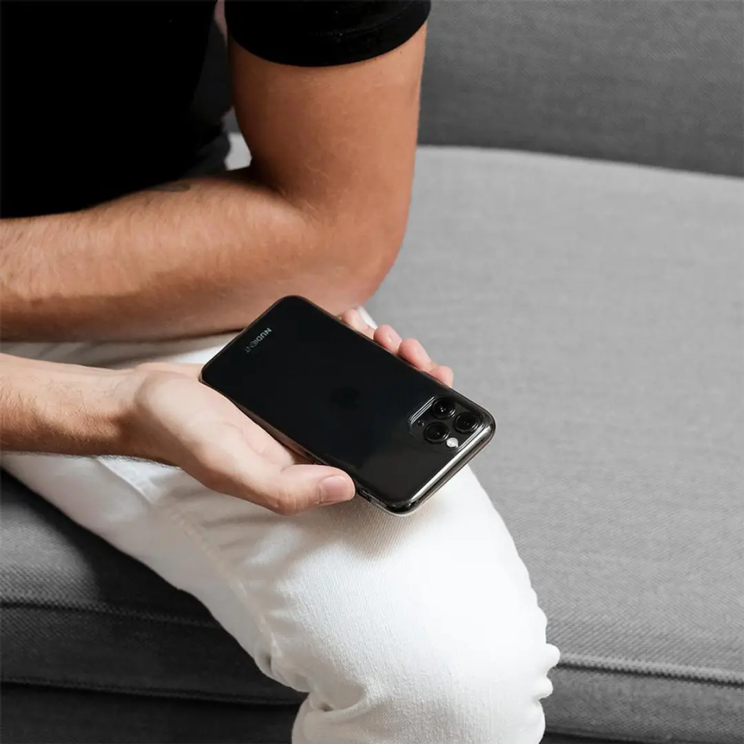 Nudient Thin Glossy Case iPhone 11 IP1161-TPUB - Zwart/Transparant