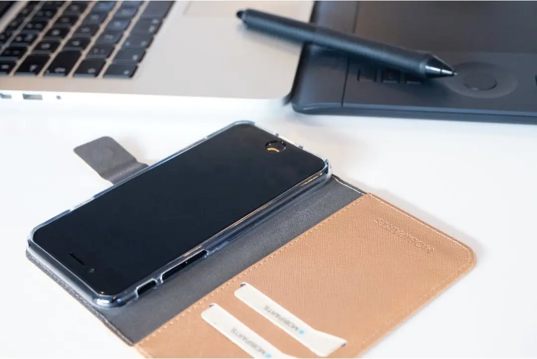 Mobiparts MP-86590 Hoesje Samsung Galaxy J6 (2018) - Saffiano Wallet - 3 Opbergvakken - Bruin Koper