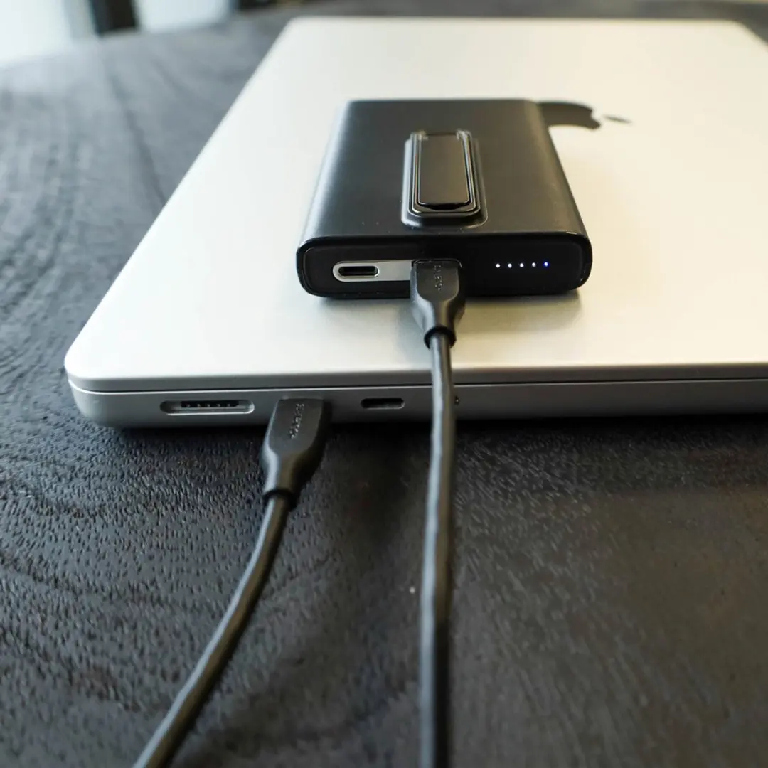 Mobiparts MP-129218 Powerbank 5000mAh 15W MagSafe - Zwart - afbeelding 4 van 6