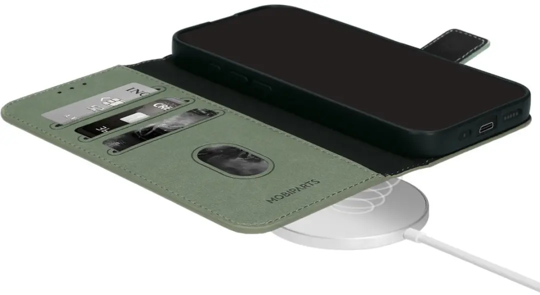 Mobiparts MP-129978 Hoesje iPhone 17 Pro Max - Eco Leer Groen
